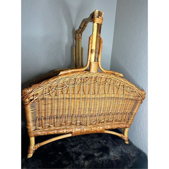 Vintage wicker rattan basket magazine wood holder - Picture 1 of 10